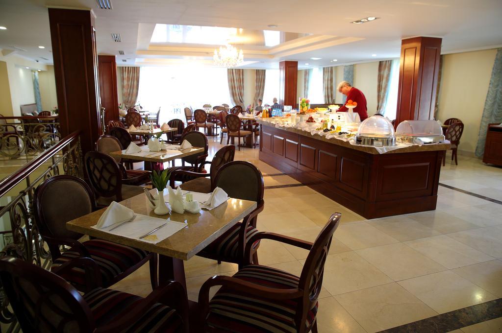 Park Hotel Bişkek Dış mekan fotoğraf