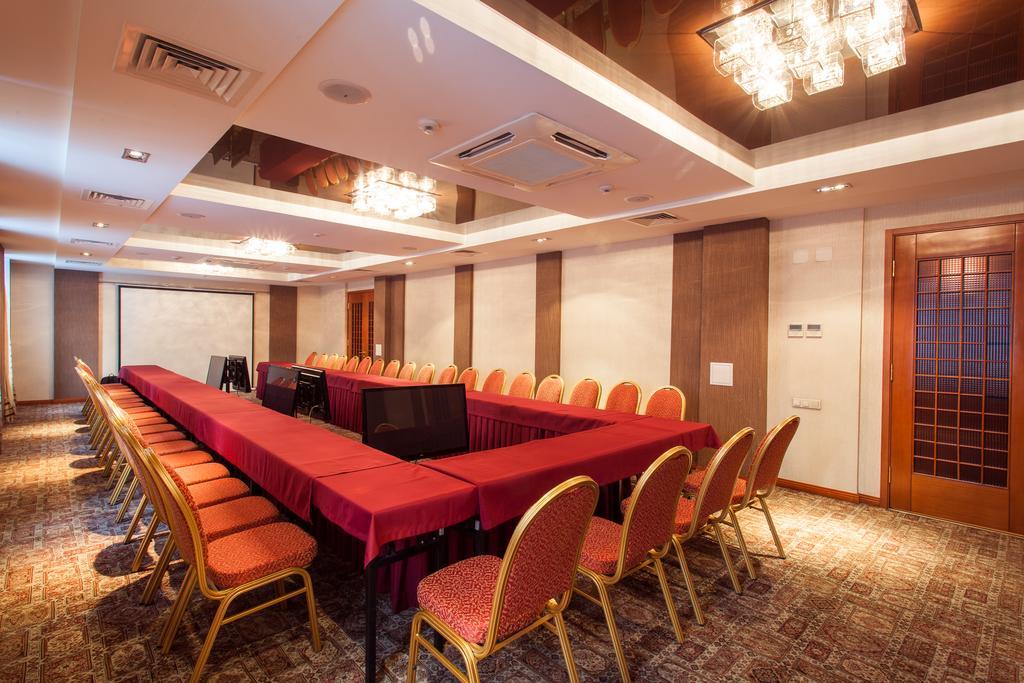 Park Hotel Bişkek Dış mekan fotoğraf