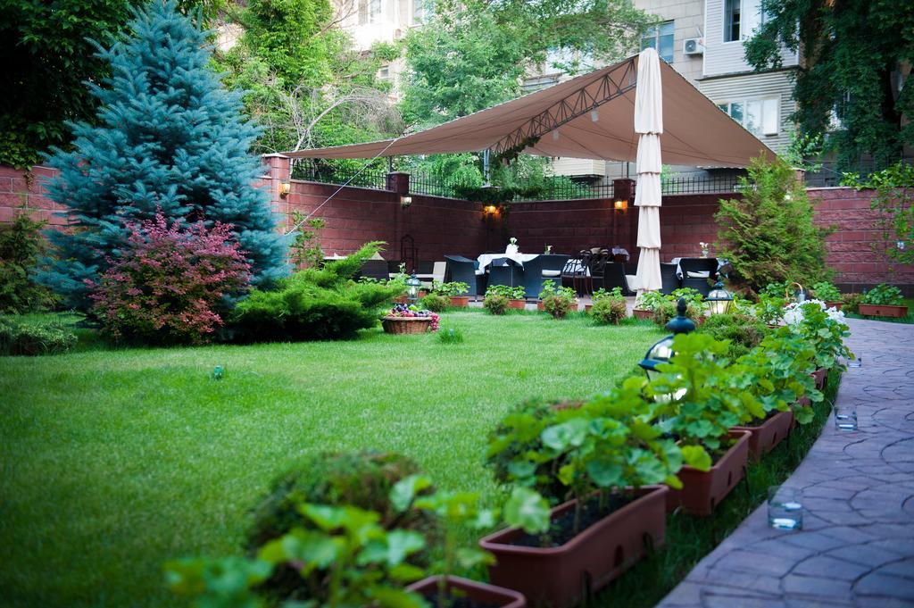 Park Hotel Bişkek Dış mekan fotoğraf